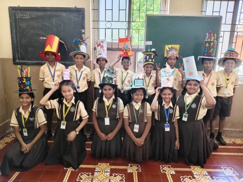 Math hat-making competition held on the bagless day (19/1/26)